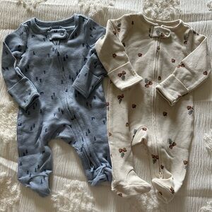 NEW Carters Footsies